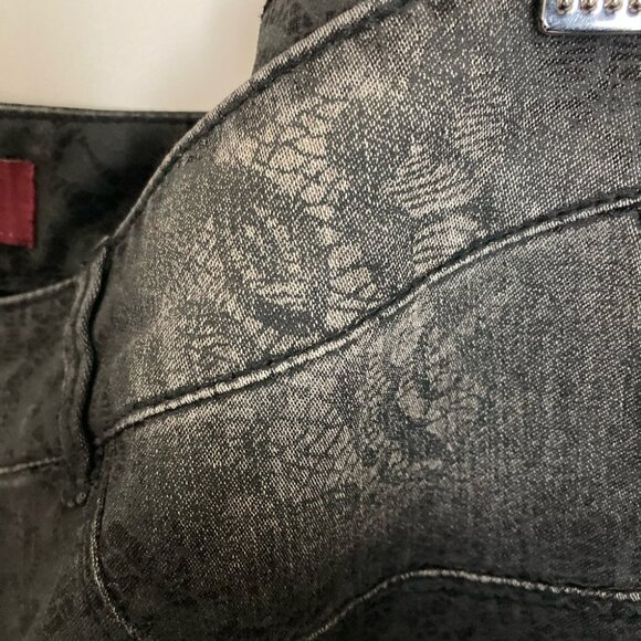 ONE 5 ONE Lace Imprint Design Jeans Tapered Leg Stretchy Sz 12 - Picture 2 of 7